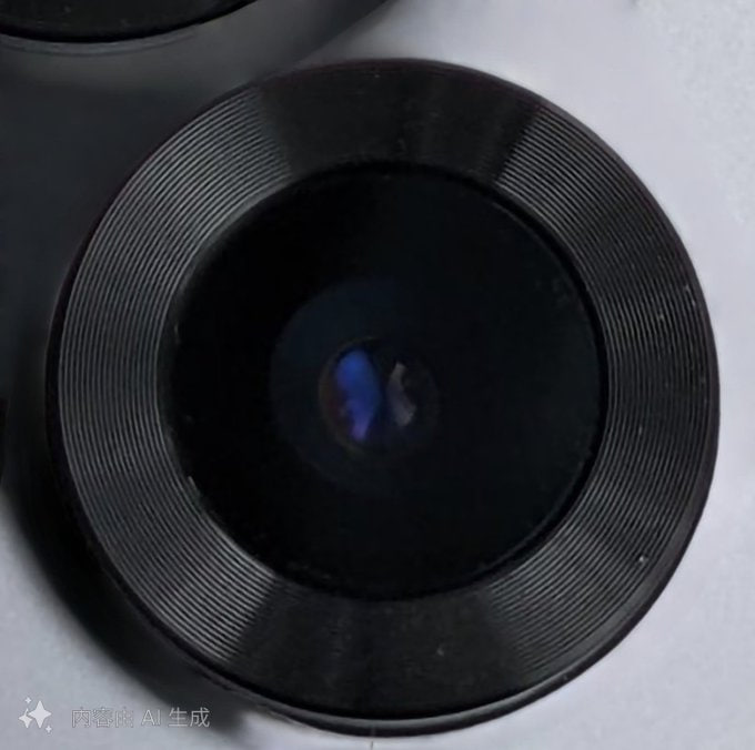 Galaxy Z Fold 6 camera design