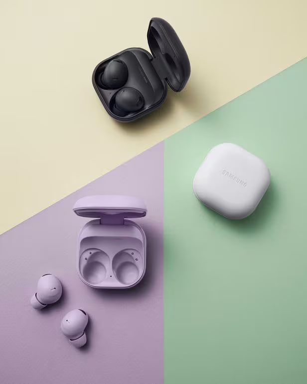 Samsung Galaxy Buds 3 look