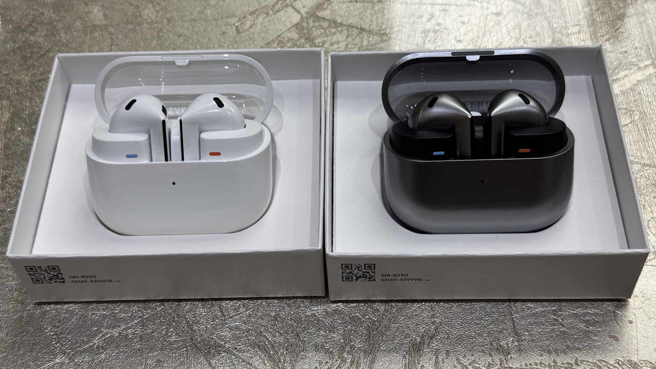 Samsung Galaxy Buds 3 unboxing video